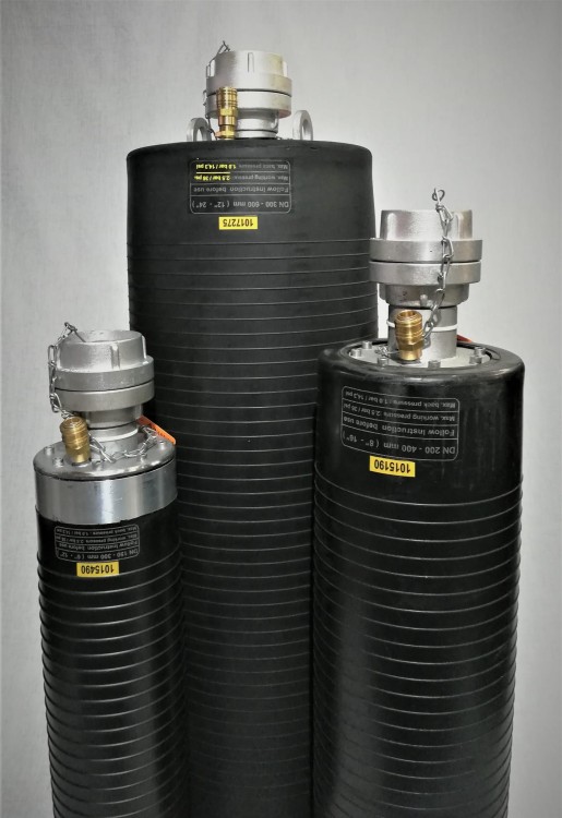 Korek pneumatyczny z przelewem DN 800–1600 umożliwiający przepompowywanie ścieków przez przepływ korka.